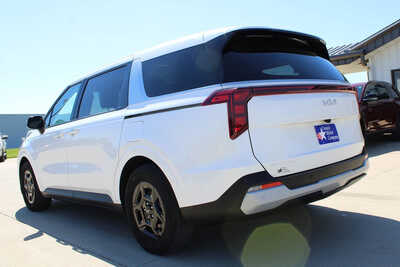 2025 Kia Carnival, $32995. Photo 7