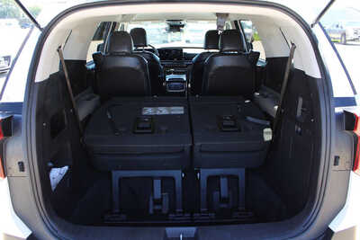 2025 Kia Carnival, $32995. Photo 9