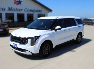 2025 Kia Carnival, $32995. Photo 1