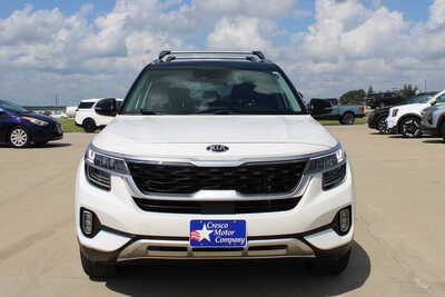 2021 Kia Seltos, $17995. Photo 2