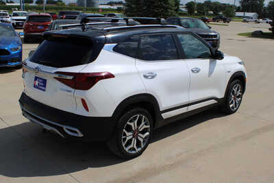2021 Kia Seltos, $17995. Photo 5