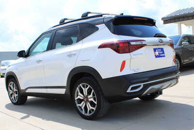 2021 Kia Seltos, $17995. Photo 7