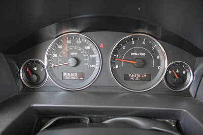 2008 Jeep Commander, $7995. Photo 12