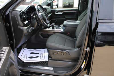 2022 Chevrolet 1500 Crew Cab, $38995. Photo 12