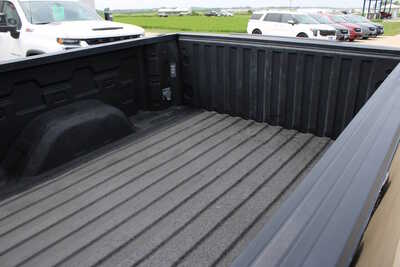 2022 Chevrolet 1500 Crew Cab, $38995. Photo 9