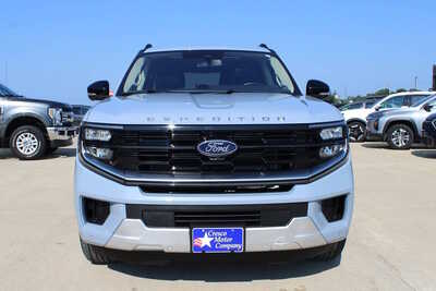 2025 Ford Expedition Max, $62995. Photo 2