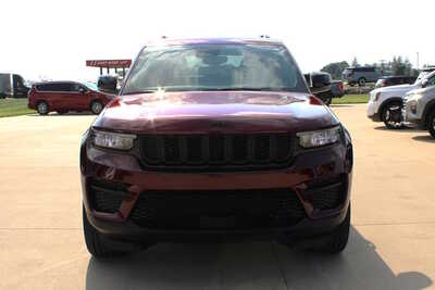 2023 Jeep Grand Cherokee, $29995. Photo 2