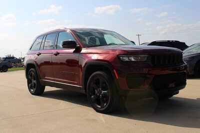 2023 Jeep Grand Cherokee, $29995. Photo 3