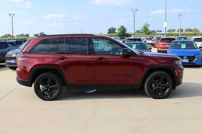 2023 Jeep Grand Cherokee, $29995. Photo 4