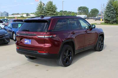 2023 Jeep Grand Cherokee, $29995. Photo 5