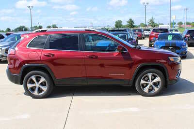 2019 Jeep Cherokee, $19995. Photo 4