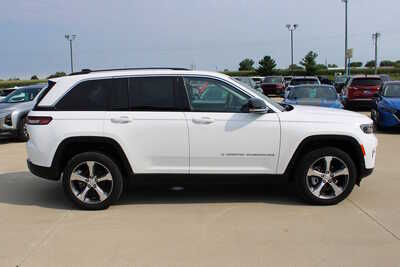 2023 Jeep Grand Cherokee, $30995. Photo 4
