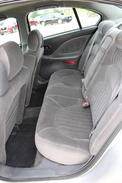 2003 Pontiac Bonneville, $5995. Photo 9