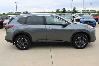2025 Nissan Rogue, $26495. Photo 4