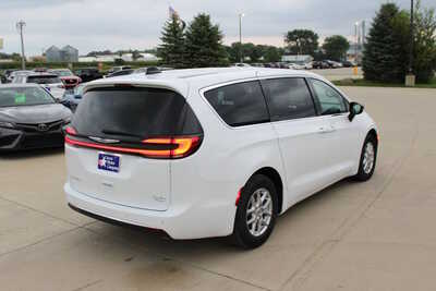 2025 Chrysler Pacifica, $31995. Photo 5