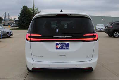 2025 Chrysler Pacifica, $31995. Photo 6