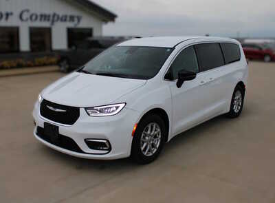 2025 Chrysler Pacifica, $31995. Photo 1