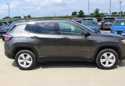 2019 Jeep Compass, $14995. Photo 4
