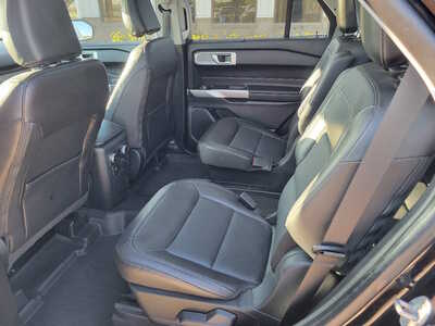 2022 Ford Explorer, $29995. Photo 11