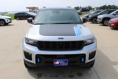 2022 Jeep Grand Cherokee, $27995. Photo 2