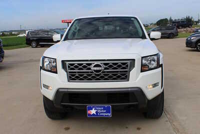 2022 Nissan Frontier, $27995. Photo 2