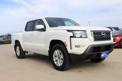 2022 Nissan Frontier, $27995. Photo 3