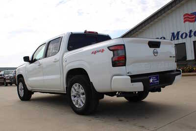 2022 Nissan Frontier, $27995. Photo 7
