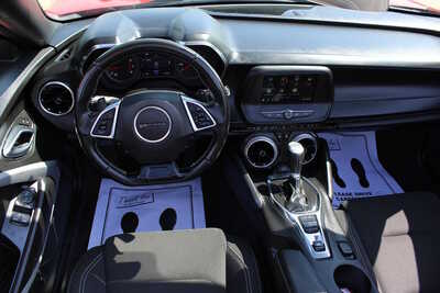 2019 Chevrolet Camaro, $21995. Photo 11
