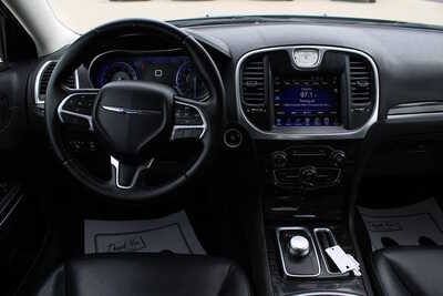 2016 Chrysler 300, $14995. Photo 10