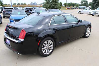 2016 Chrysler 300, $14995. Photo 5