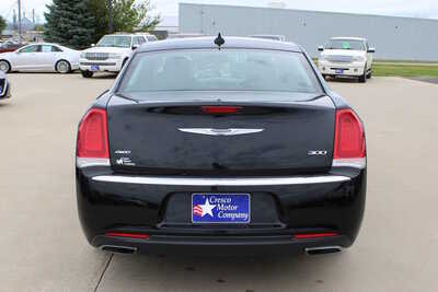 2016 Chrysler 300, $14995. Photo 6