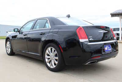 2016 Chrysler 300, $14995. Photo 7