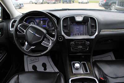 2020 Chrysler 300, $15995. Photo 10