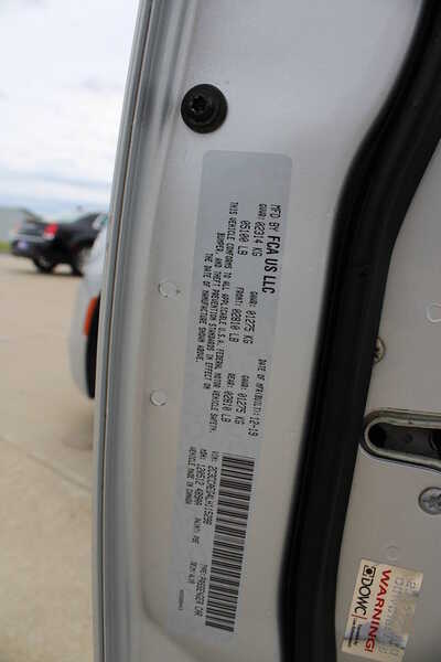 2020 Chrysler 300, $15995. Photo 12