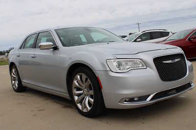 2020 Chrysler 300, $15995. Photo 3