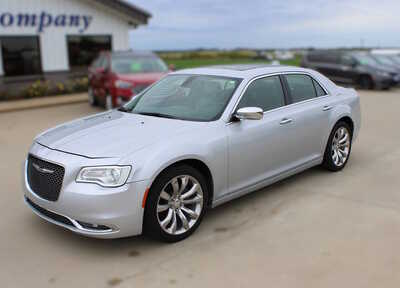 2020 Chrysler 300, $15995. Photo 1