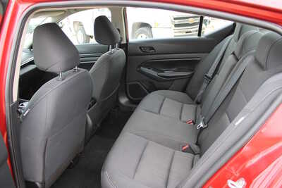 2024 Nissan Altima, $19995. Photo 9