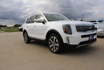 2020 Kia Telluride, $18995. Photo 3