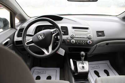 2010 Honda Civic, $4500. Photo 9