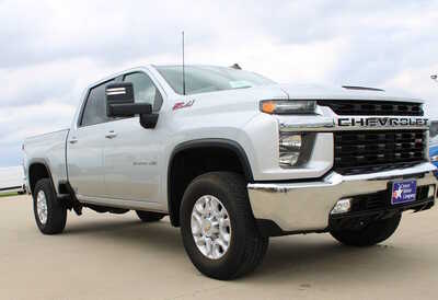2022 Chevrolet 2500 Crew Cab, $42995. Photo 3