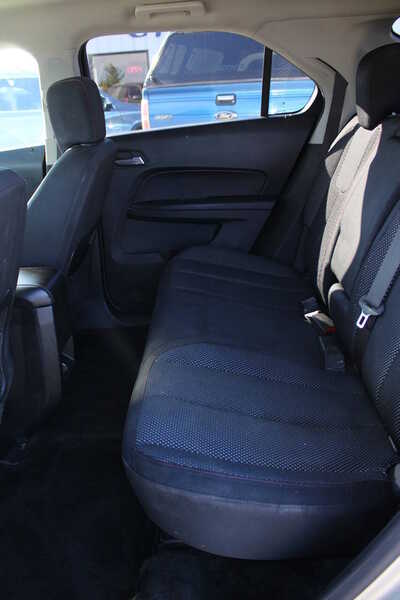 2015 Chevrolet Equinox, $6500. Photo 9