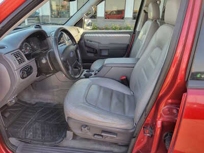 2004 Ford Explorer, $2900. Photo 9