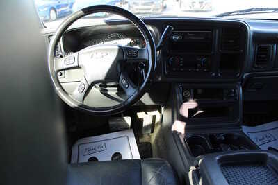 2003 Chevrolet Avalanche, $3000. Photo 10