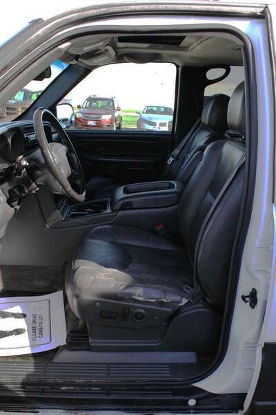 2003 Chevrolet Avalanche, $3000. Photo 12