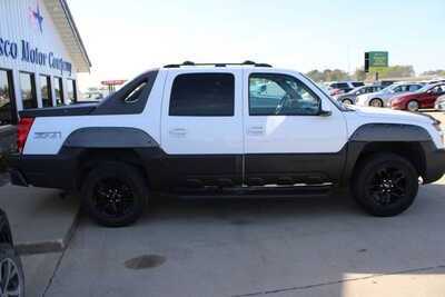 2003 Chevrolet Avalanche, $3000. Photo 4