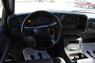 2002 Chevrolet Avalanche, $2500. Photo 10