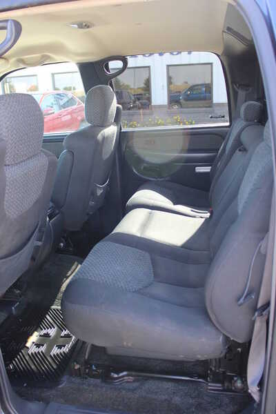 2002 Chevrolet Avalanche, $2500. Photo 9
