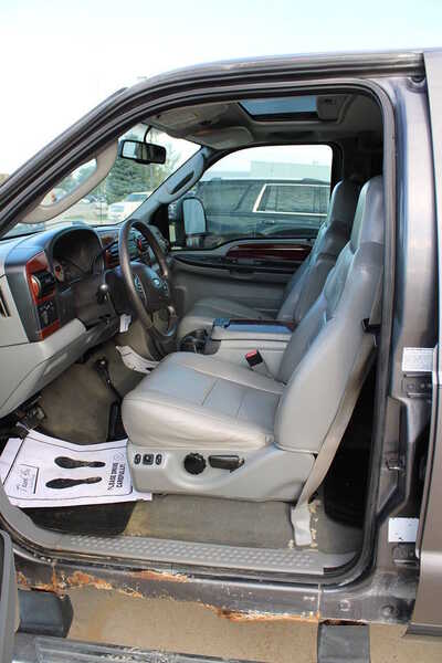 2006 Ford F350 Crew Cab, $6900. Photo 8