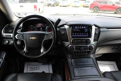 2017 Chevrolet Suburban, $22995. Photo 10
