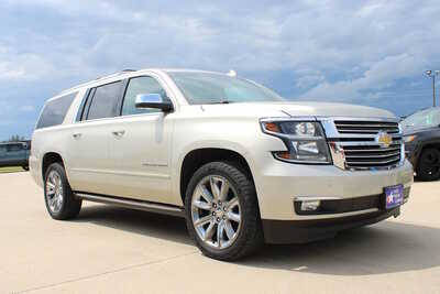 2017 Chevrolet Suburban, $22995. Photo 3